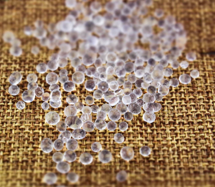 transparent silica gel.png