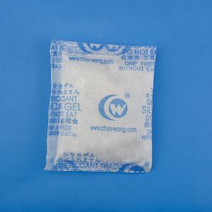 Valge värvusega silikageelide kuivatusaine Sachet'is